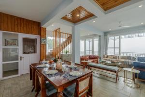 ELIVAAS Ivory Ridge 9 BHK Cliffside Villa with Picturesque View