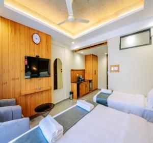 Hotel Morya Suites IGI Airport