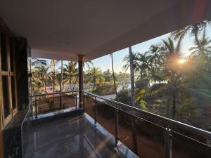 Divine Mercy-River Front Homestay