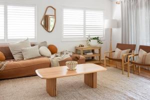 Fingal Head Lakehouse - Peaceful Waterfront Escape