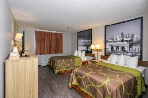 Super 8 by Wyndham Smithville Kansas City
