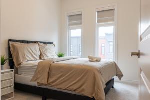 Spacious Family Home Near Airport & Wonderland