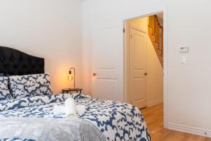 Spacious Family Home Near Airport & Wonderland