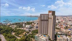 High Floor 2BR Sea View Prime Pattaya Location