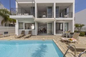 SunnyVillas 3BR Luxury Villa Private Pool NR5