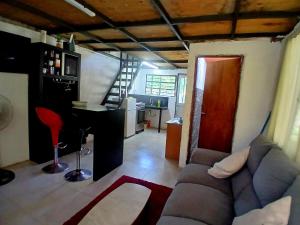 Casita tipo cabaña cerca del rio con todo