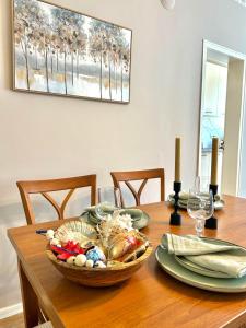 Sea Siren 1BD Apt - Near Sea Garden, Free Garage & EV Friendly
