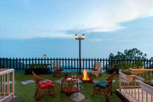 ELIVAAS Goldencrest 6 BHK Villa Nestled in the Hillside of Kasauli