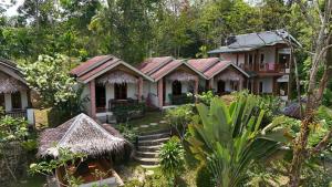 Asim Paris Guesthouse & jungle trekking