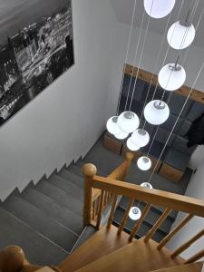 Frisch renovierte, gemütliche 1 ZKB Dachgeschosswohnung