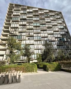 Cozy urban view retreat