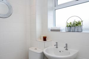 Lovely 3 bed in Crewe near Leighton Hospital
