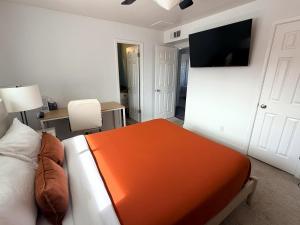 Desert Oasis With Heated Pool & Games Near Old Town