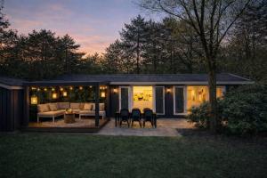 Natuurhuisje met omheinde tuin hond welkom stijlvol ingericht StayatSas Julia