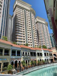 Stunning 1BR with Balcony Facing Grand Canal View