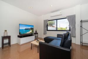 Rawai Escape 5BR Pool Villa Close to Everything