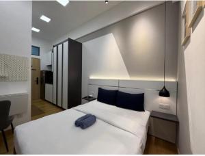 THE COLONY KLCC Suite service