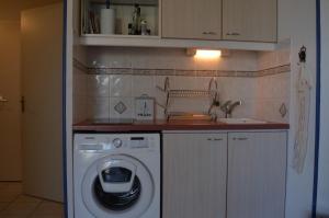 Appart vue mer et piscine 6 couchages SAINT CYPRIEN sc050-294a