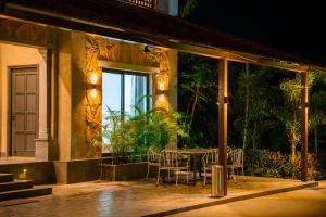 Raas Stays by ELIVAAS 4-BHK Retreat With Private Pool, Gardens, Lounge & Scenic Aravali Views