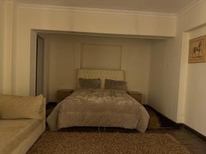 Cozy Ground Floor Apartment with Private Entrance