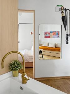 Estia Premium Apartments - Honey Paleon Patron Germanou
