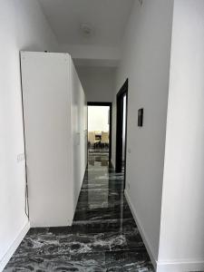 Cozy One-Bedroom Apartments Suceava