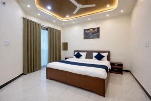 Hotel Aashray