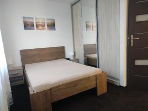 Apartament z basenem i salonem