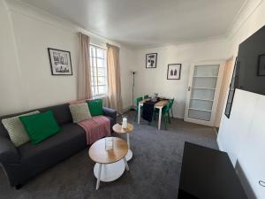 Hyde Park and Central London Spacious Flat