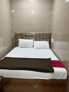 Hotel Golden Inn Takshila Andheri