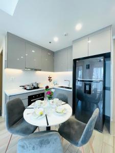 2 Bedroom Masteri Center Point A