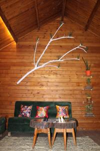Homly Stays Treehouse near Jafreys Khajrana