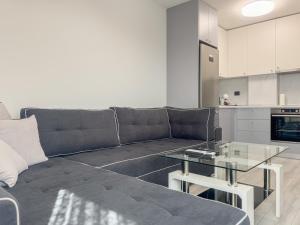 1BR Apartment with Private Garage