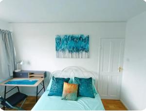 Cozy Room in Central London