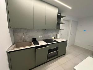 White Suite Lakeside