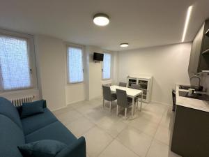 White Suite Lakeside