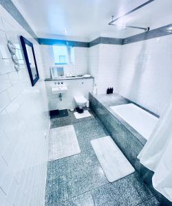 Stylish 2BR Apt - 4 Guests - Northern Quarter