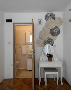 The Stone Alley Retreat