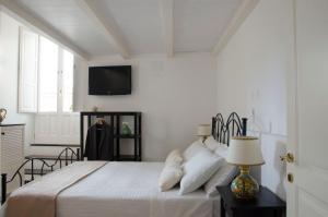 Cathedral View Apartment Noto, Historic Center, Steps from Duomo