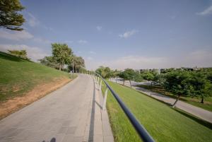 Private Pool Villa in Sharjah - Green Gem - BBQ Pit - Maid Room