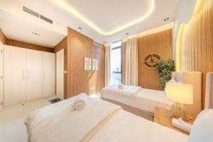Private Pool Villa in Sharjah - Green Gem - BBQ Pit - Maid Room