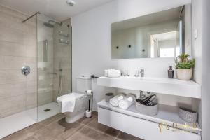 Premium apartment in Higuerón West