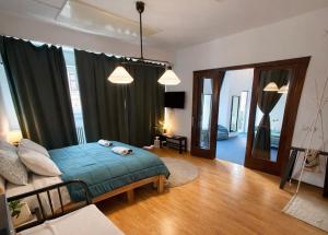 Middle Old Town Apartment