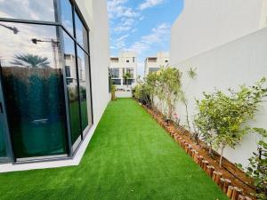 Stunning 2BR Villa in Danah Bay with Private Beach