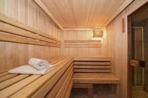 Canal Luxe Stay, Burj Khalifa Frame, Business Bay