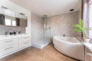 The Rose Suites
