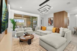 7 Bedrooms 6,5 Bathrooms Solara 9158SC home