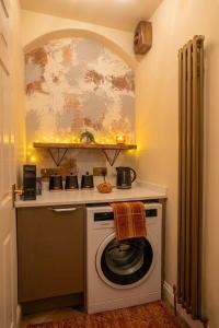 2BR with Free Parking Nr Edinburgh & Dalhousie Castle