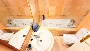 Room City Estepona M Mendez 2BR parking beach