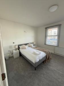 Luxury 2 Bed Apartment Steps from Greenwich Park